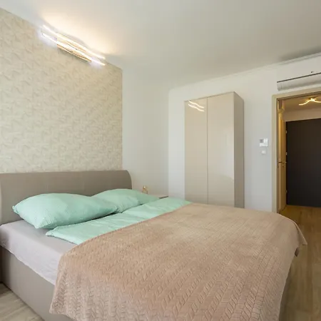 Silver By Interhome Шиофок